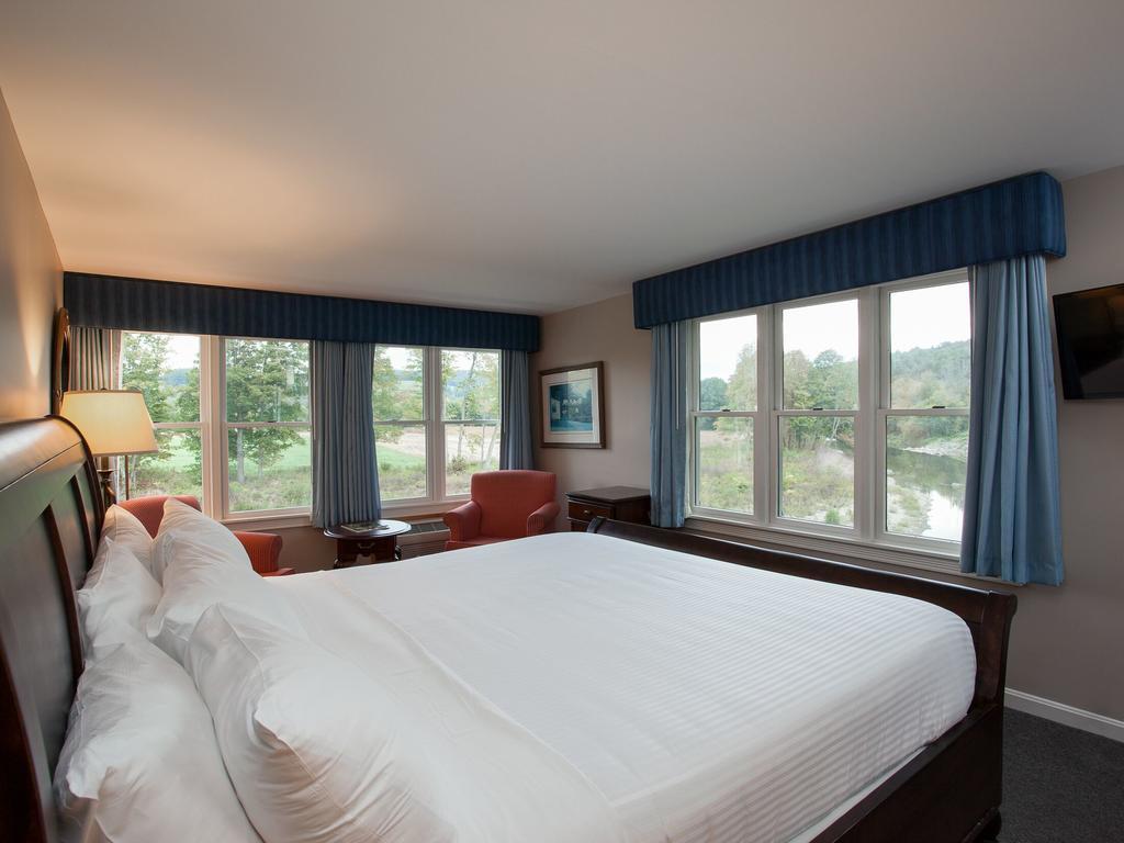 The Shire Woodstock Hotel Room photo