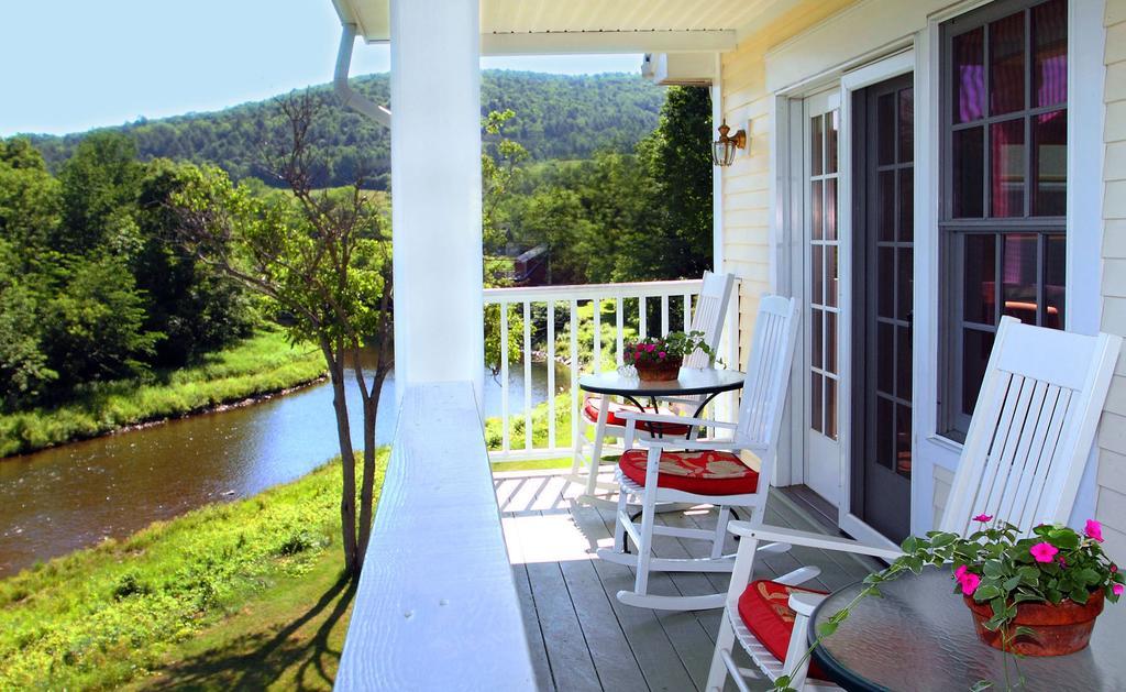 The Shire Woodstock Hotel Exterior photo