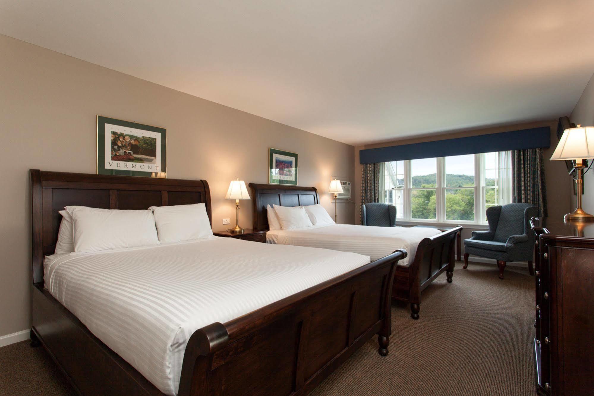 The Shire Woodstock Hotel Exterior photo